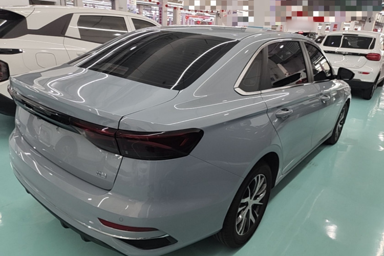 GEELY Emgrand 2025 #7 GEELY Emgrand 2025 car image #7