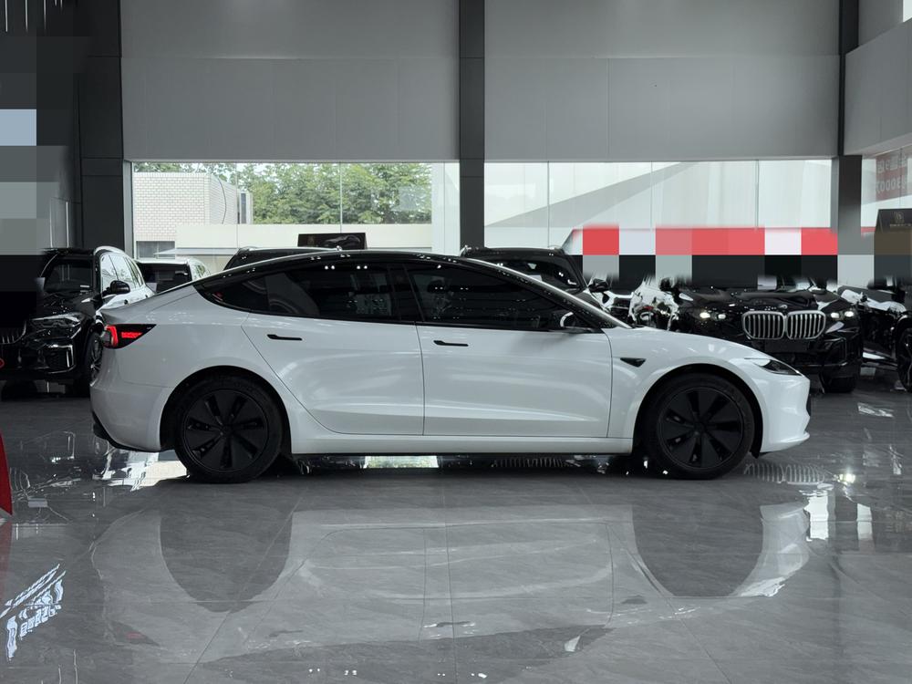 Tesla Model 3 2024 car image #5