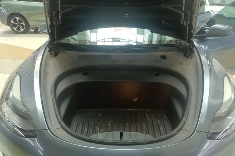 Tesla Model 3 2023 immagine di auto #20