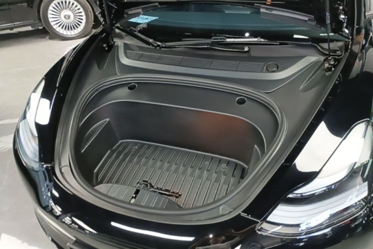 Tesla Model 3 2022 car image #20