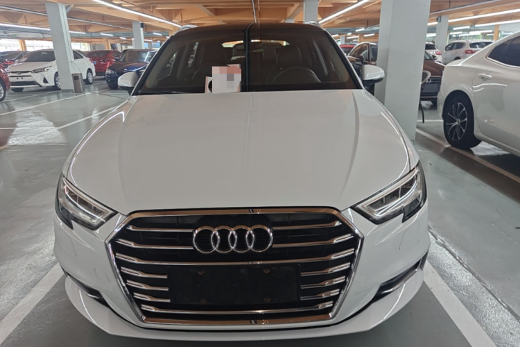 Audi A3 2018 car image #3