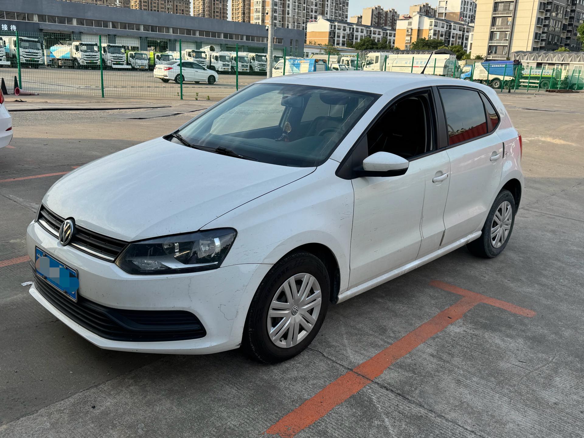 Volkswagen Polo 2014 Volkswagen Polo 2014 car image
