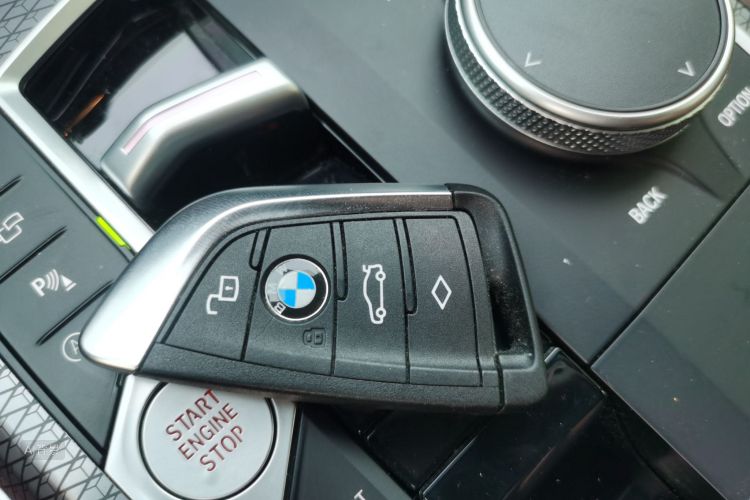 BMW 3 Series 2024 #10 BMW 3 Series 2024 car image #10