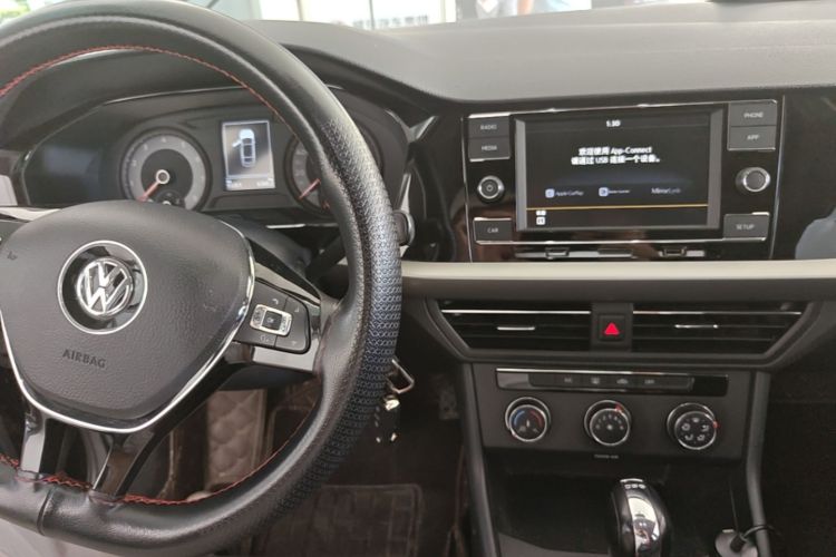 Volkswagen Lavida 2019 car image #11