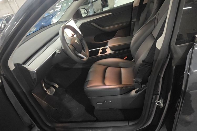 Tesla Model Y 2024 #15 Tesla Model Y 2024 car image #15