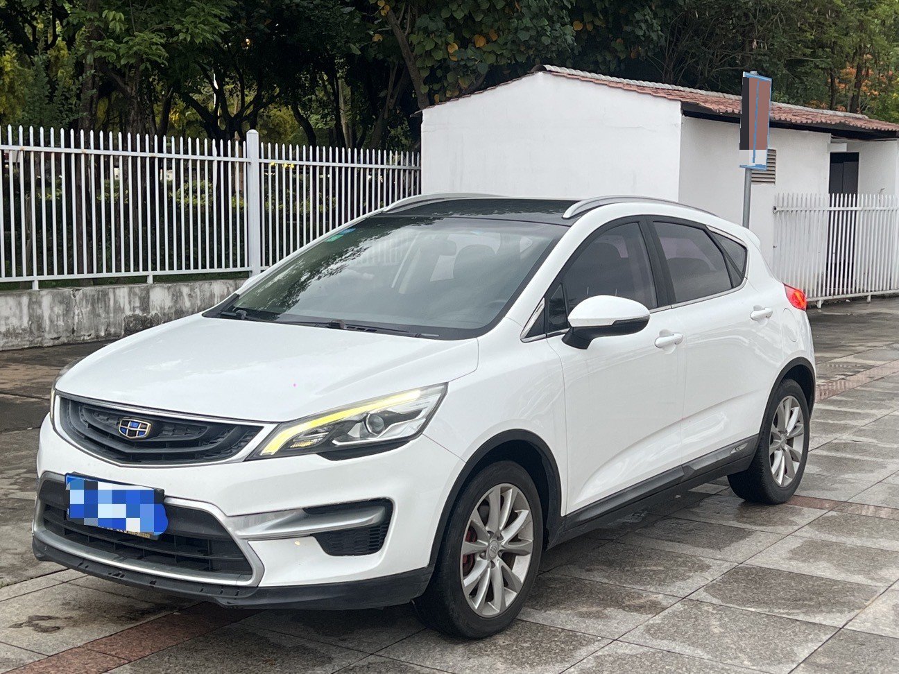 GEELY Emgrand GS 2017 car image 