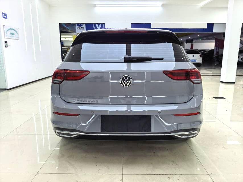 Volkswagen Golf 2023 car image #6