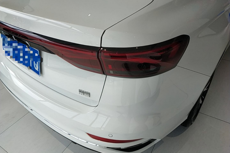 GEELY Emgrand 2026 #8 GEELY Emgrand 2026 car image #8