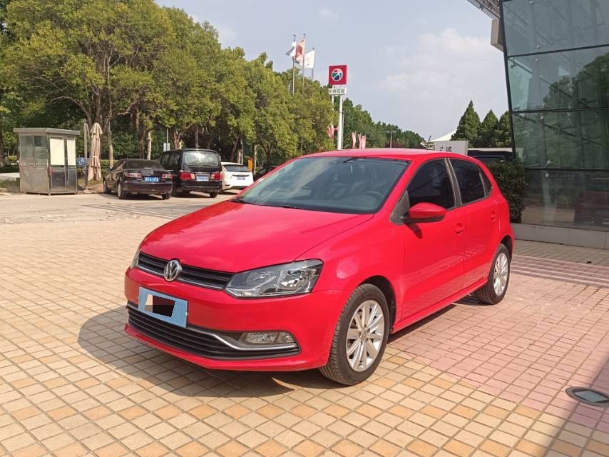 Volkswagen Polo 2015 car image 
