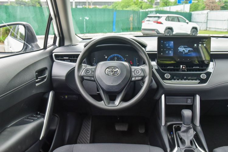 Toyota Corolla Cross 2024 #9 Toyota Corolla Cross 2024 car image #9