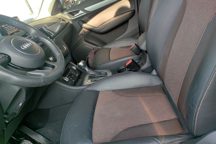 Audi Q3 2017 car image #15