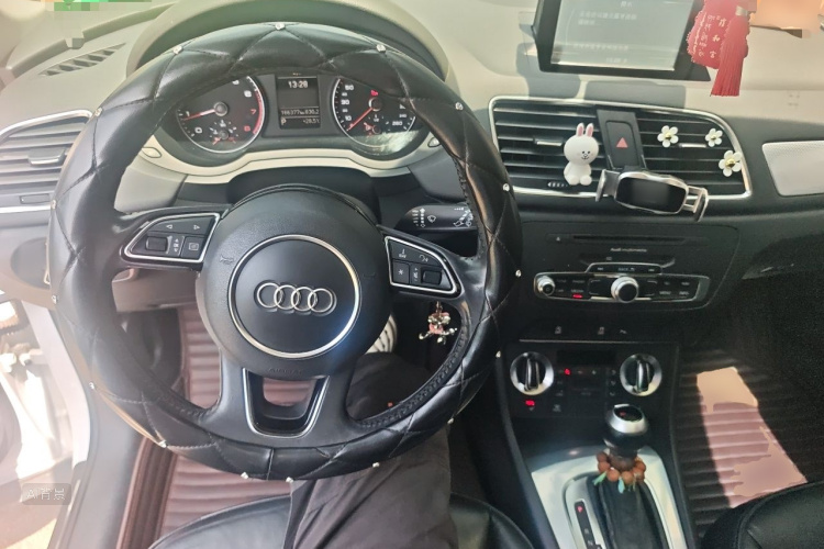 Audi Q3 2015 immagine di auto #12