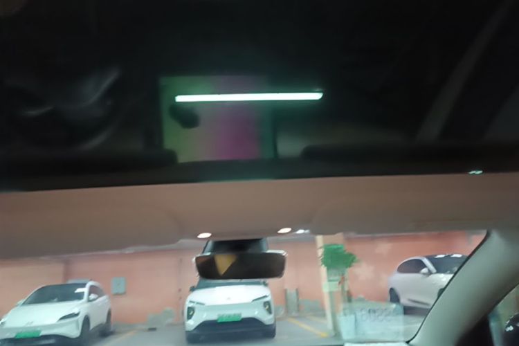 Tesla Model 3 2022 car image #18