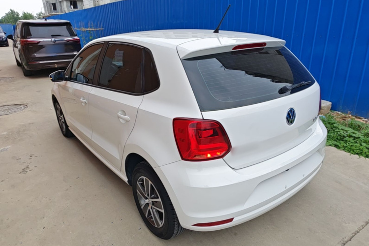 Volkswagen Polo 2016 car image #5