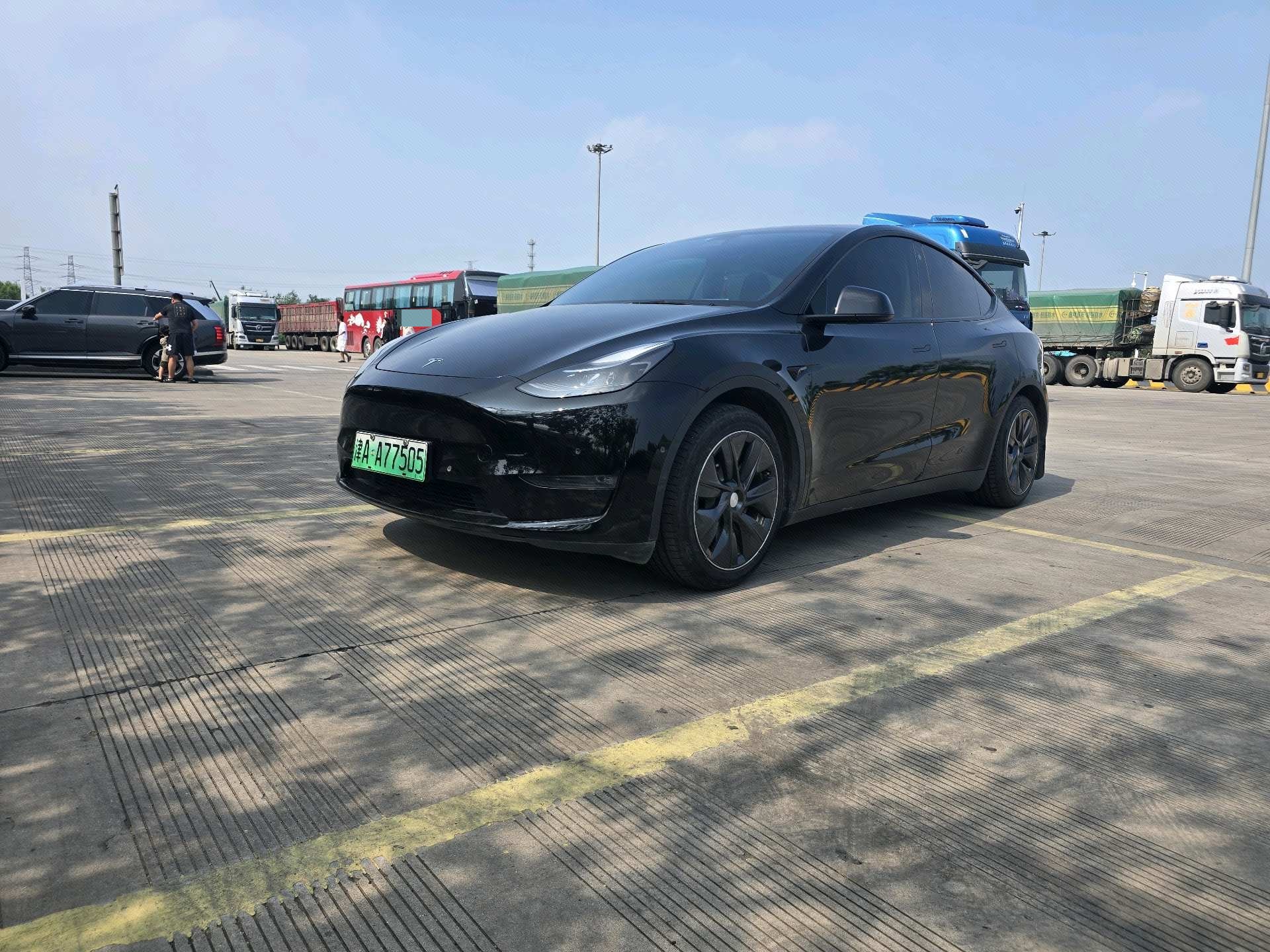 Tesla Model Y 2022 Tesla Model Y 2022 car image
