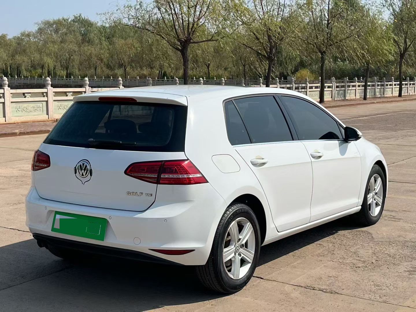 Volkswagen Golf 2015 car image #7