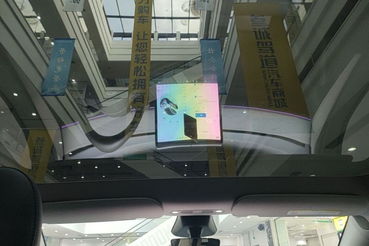 Tesla Model Y 2024 immagine di auto #18
