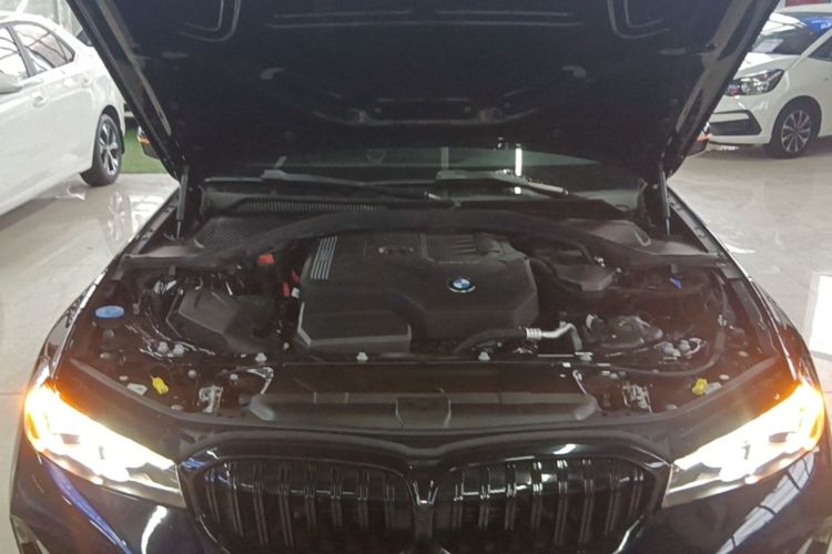 BMW 3 Series 2024 car image #20