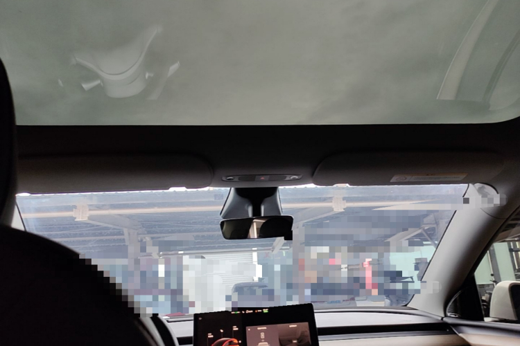 Tesla Model Y 2022 car image #18