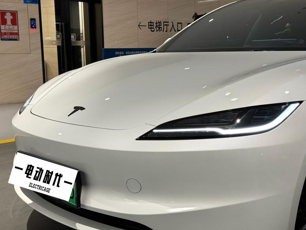 Tesla Model 3 2025 صورة سيارة #9