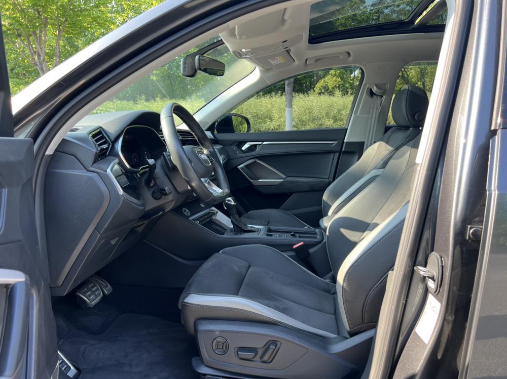 Audi Q3 2023 car image #21
