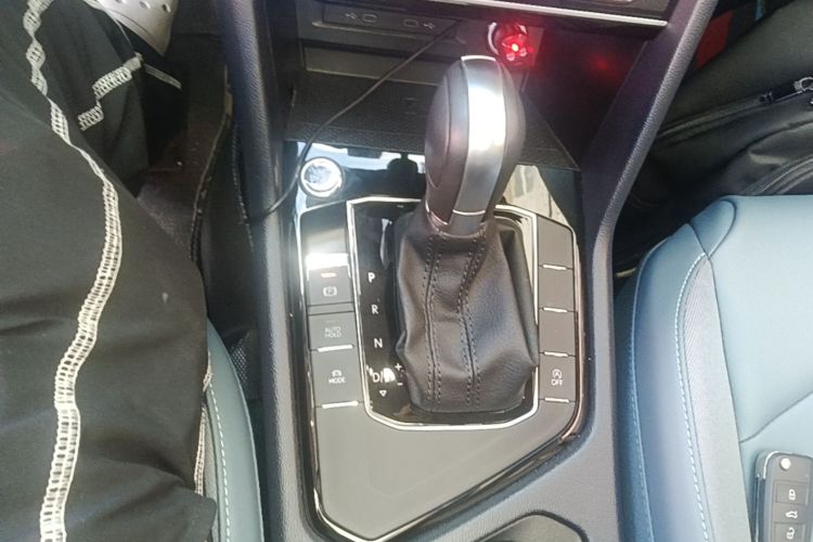 Volkswagen Tharu 2024 car image #14