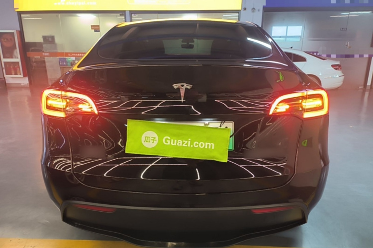Tesla Model Y 2021 #6 Tesla Model Y 2021 car image #6