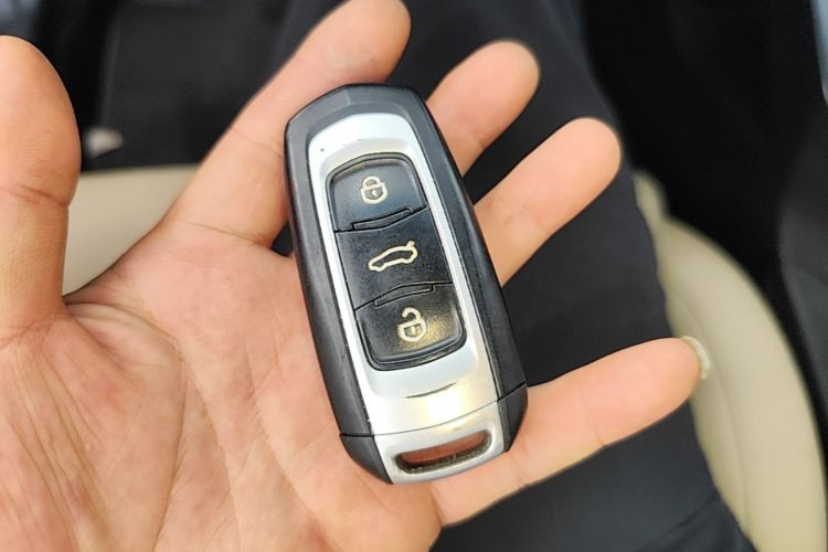 GEELY Emgrand 2018 #14 GEELY Emgrand 2018 car image #14