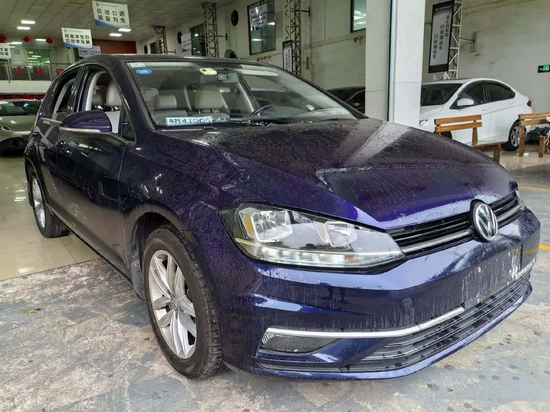 Volkswagen Golf 2018 car image #3