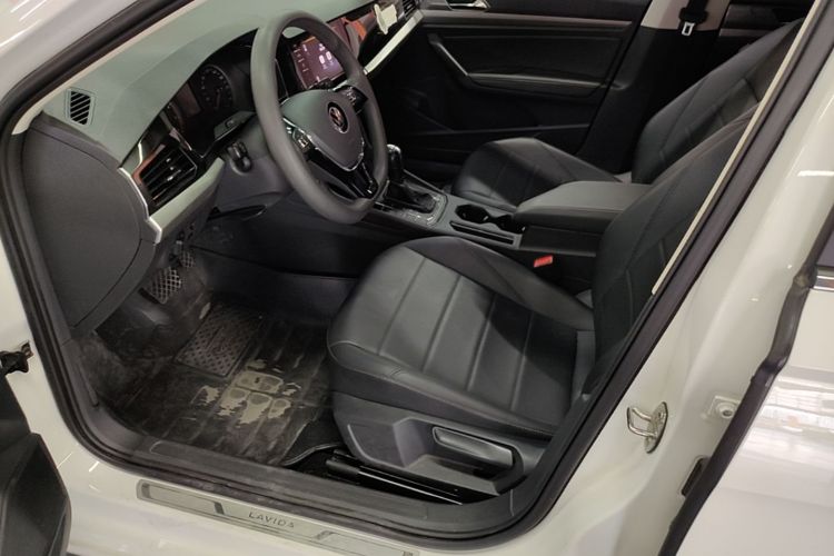 Volkswagen Lavida 2020 car image #15