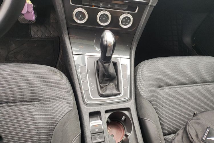 Volkswagen Golf 2020 car image #14