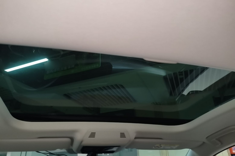 Volkswagen Golf 2022 car image #23