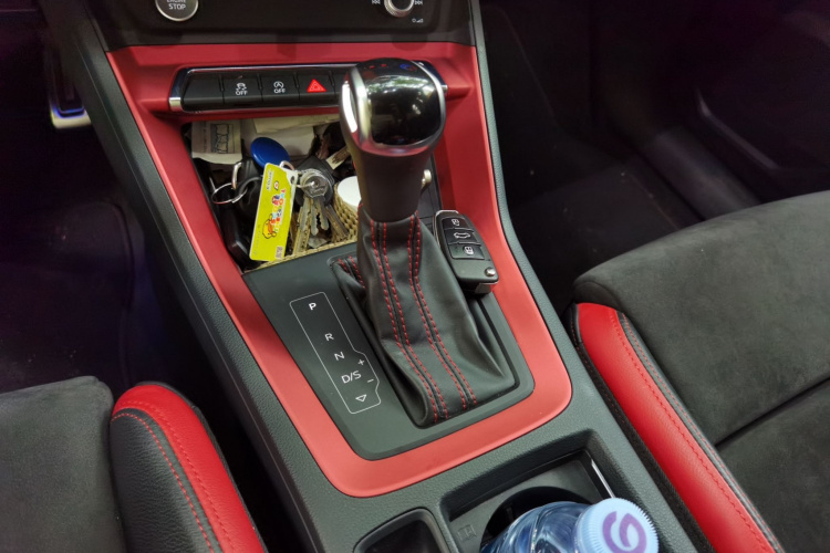 Audi Q3 2020 car image #18