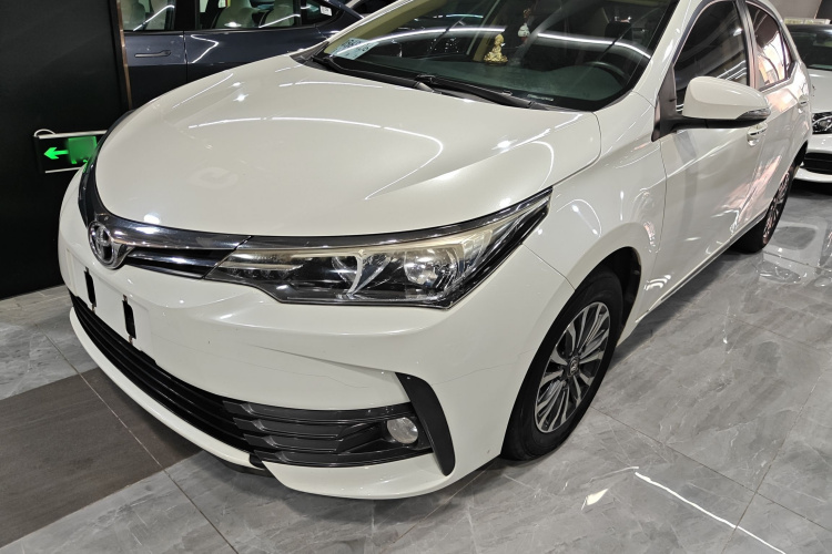 Toyota Corolla 2018 immagine di auto #2