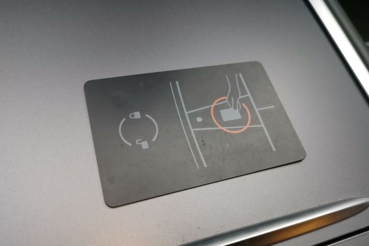 Tesla Model 3 2021 immagine di auto #9
