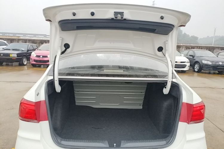 Volkswagen Santana 2017 #21 Volkswagen Santana 2017 car image #21