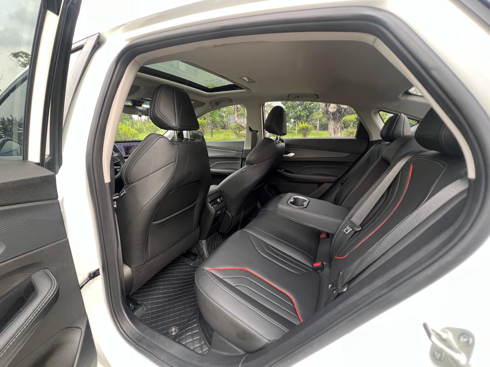 GEELY Binray 2024 car image #8