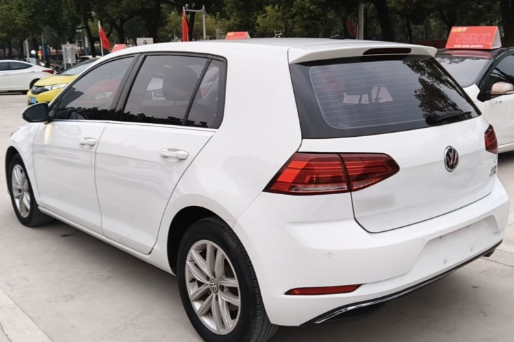 Volkswagen Golf 2019 #5 Volkswagen Golf 2019 صورة سيارة #5