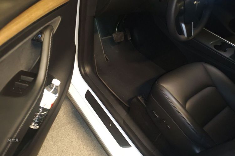 Tesla Model Y 2021 #18 Tesla Model Y 2021 car image #18