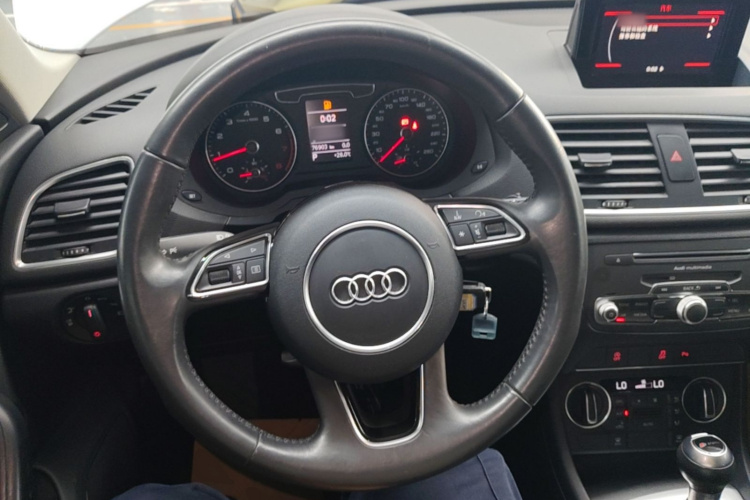 Audi Q3 2018 #11 Audi Q3 2018 car image #11