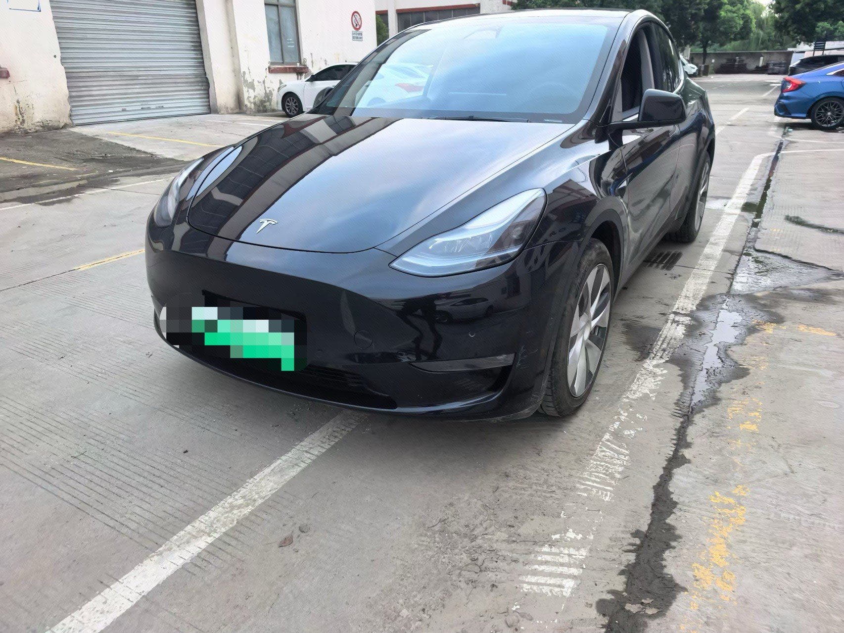 Tesla Model Y 2023 car image 