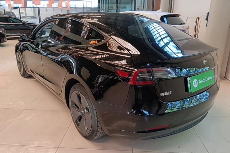 Tesla Model 3 2022 car image #5