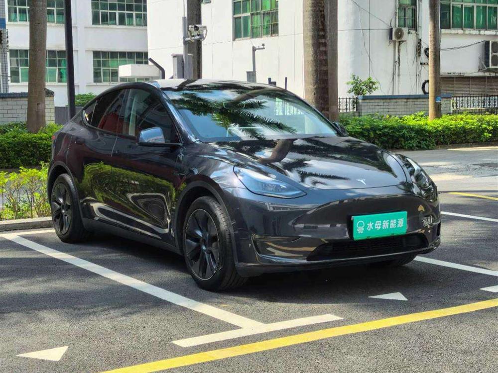 Tesla Model Y 2024 #3 Tesla Model Y 2024 car image #3
