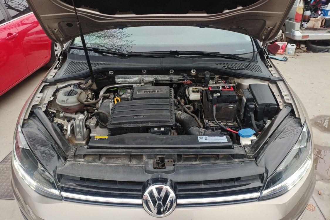 Volkswagen Golf 2019 car image #11