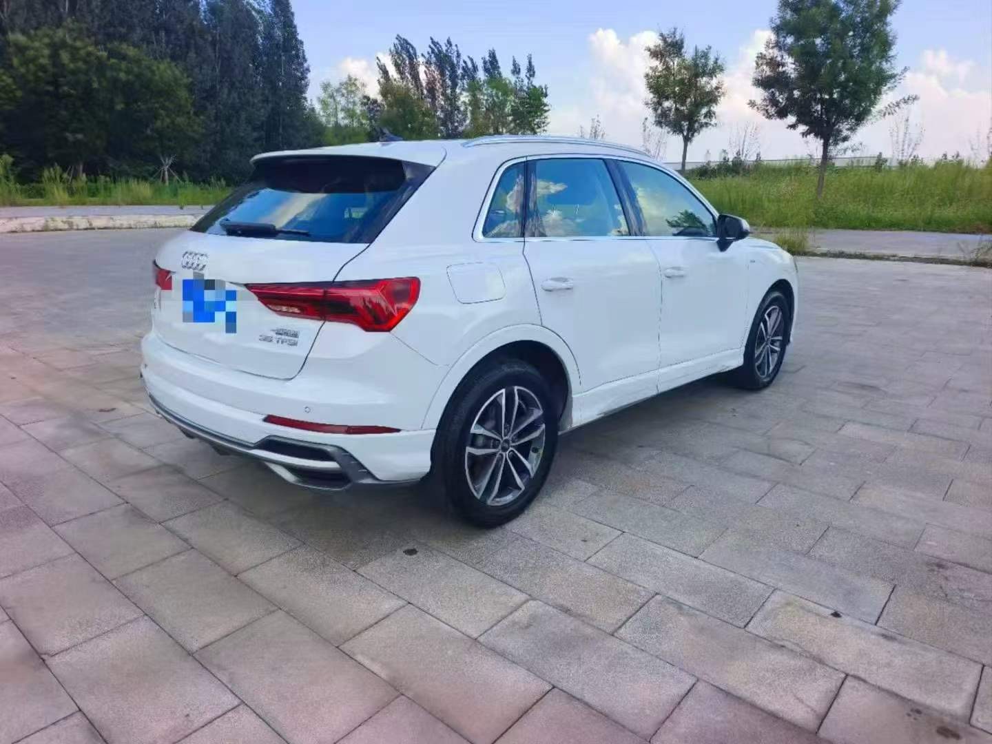Audi Q3 2023 car image #4