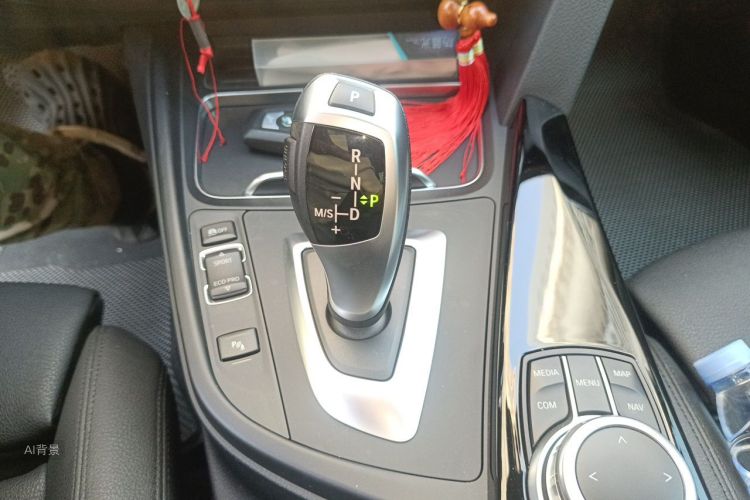 BMW 3 Series GT 2019 imagem de carro #16