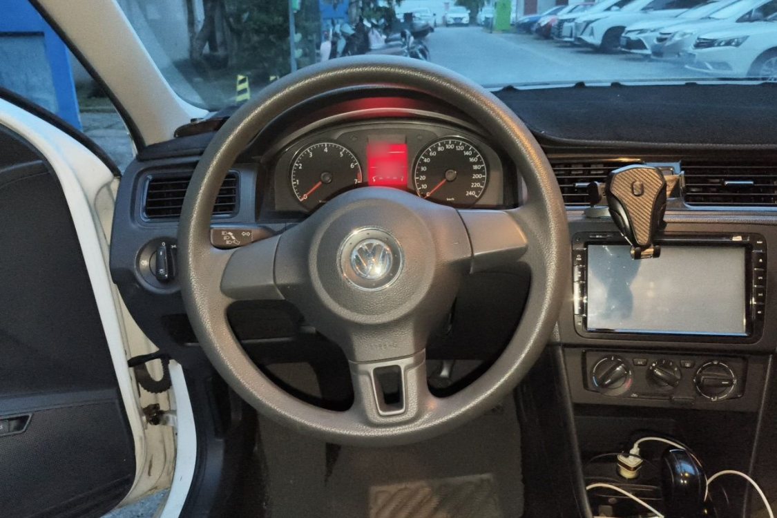 Volkswagen Santana 2014 car image #22
