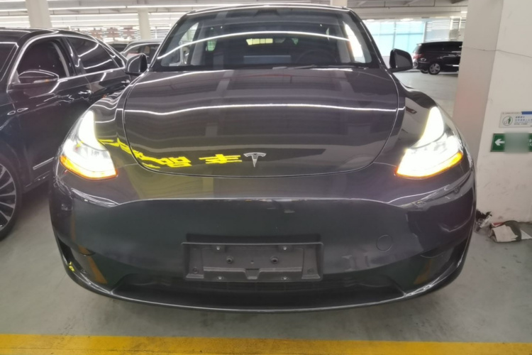 Tesla Model Y 2024 #3 Tesla Model Y 2024 immagine di auto #3