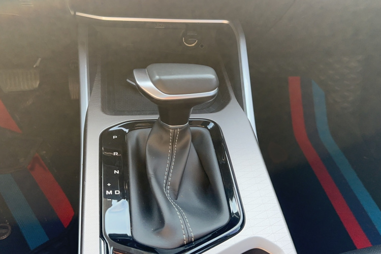 GEELY Emgrand 2022 car image #16