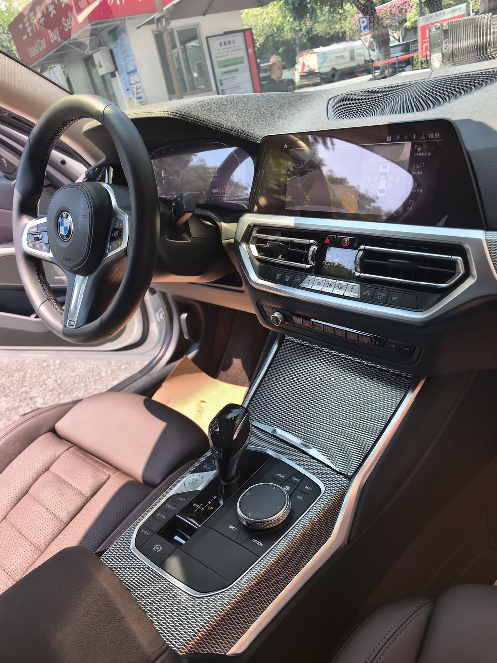 BMW 3 Series 2020 car image #17